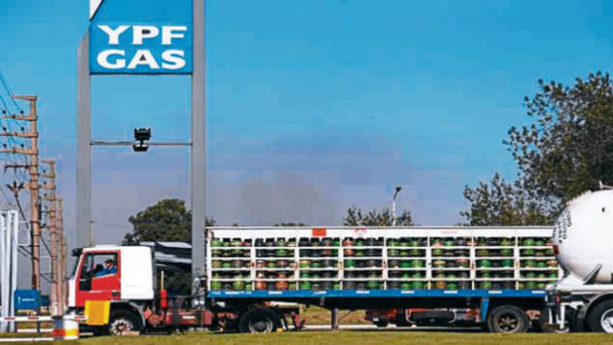 También expropian filial de gas de YPF
