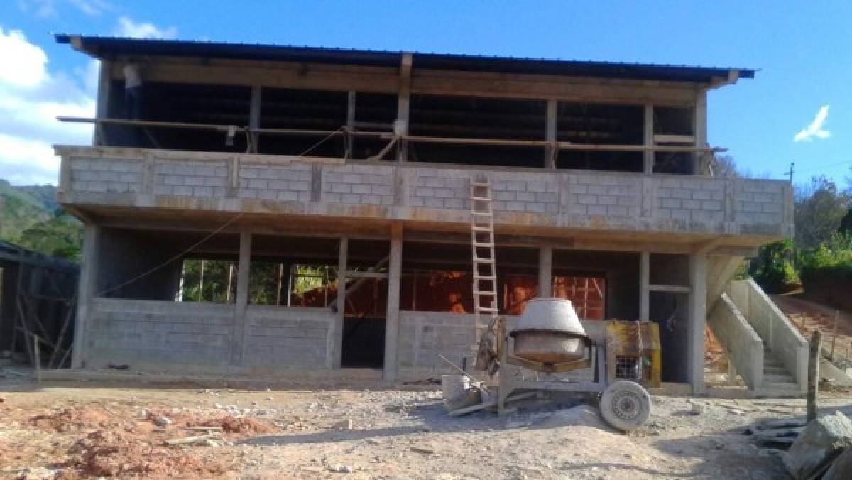 Honduras: Construyen aulas de clase en La Paz
