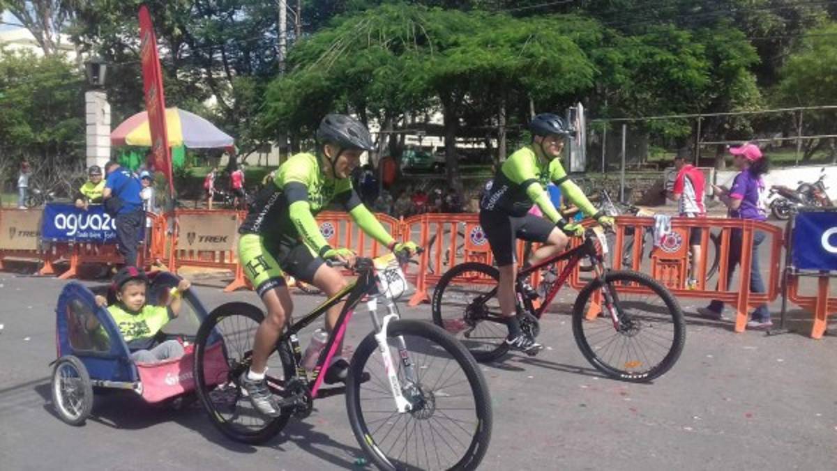 David Fonseca, el competidor que enseña el amor por el ciclismo a su hijo