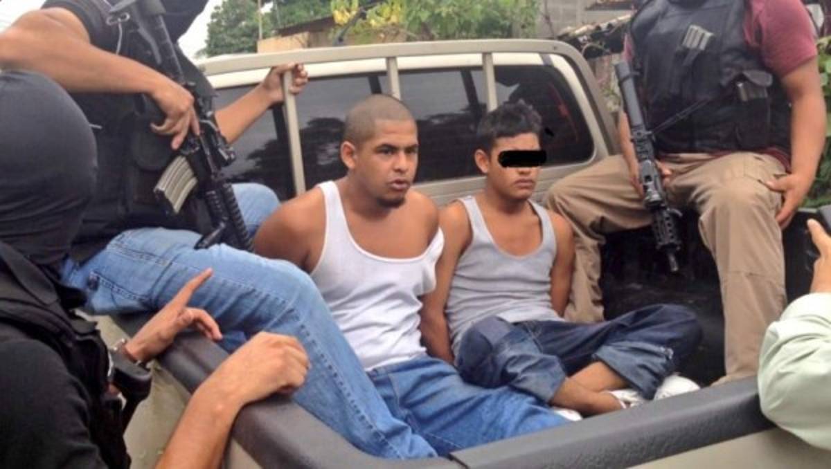 Tras las rejas presuntos asesinos de padre e hijo