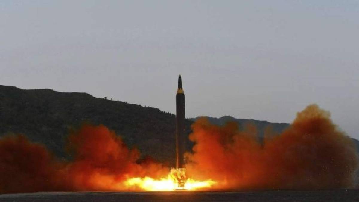 Trump recibió informe sobre disparo de misil norcoreano