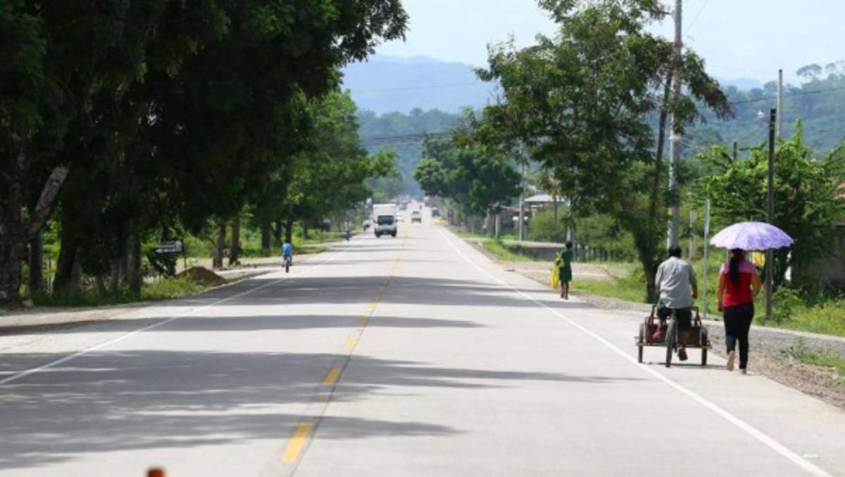 Inauguran carretera de 53.6 kilómetros del Corredor Agrícola que une Olancho y Colón
