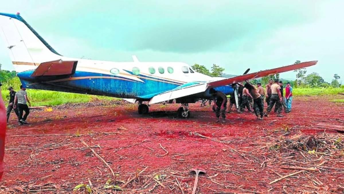 Quemadas hallan tres avionetas más en La Mosquitia