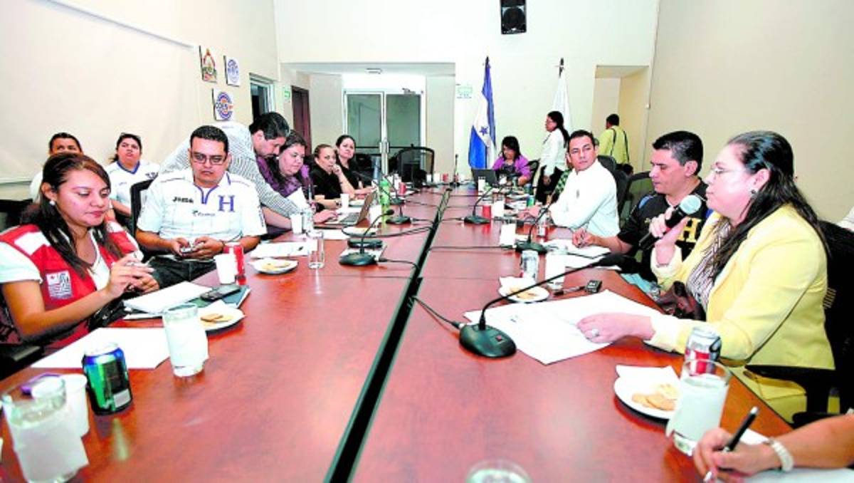 Preparan equipo contra chikungunya