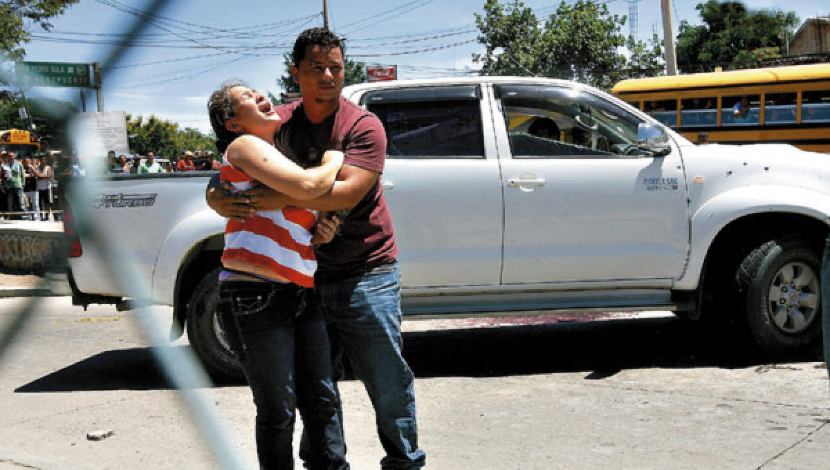 Encapuchados matan a ganadero y dejan herido a su hijo en asalto