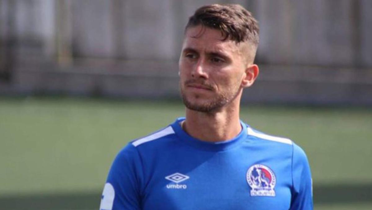 Esteban Espíndola, anunció su retiro a temprana edad y su vida ha dado un enorme giro