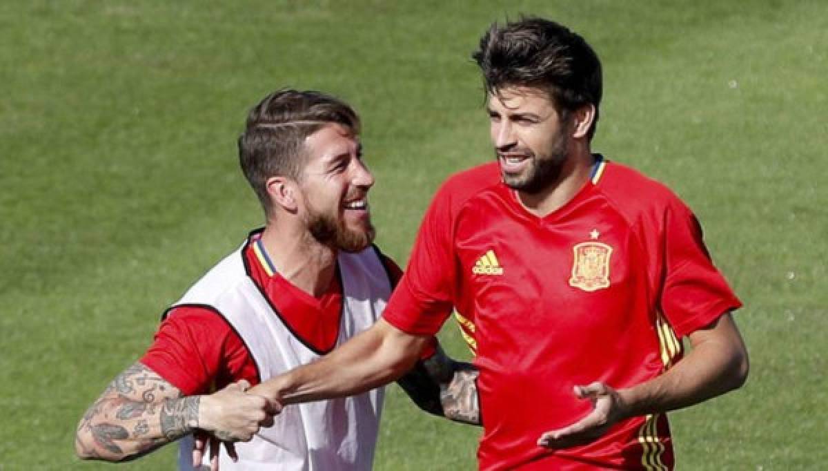 Sergio Ramos: 'A Gerard Piqué y a mí nos gusta tirarnos alguna piedrecita, pero ahora nos abrazamos'  