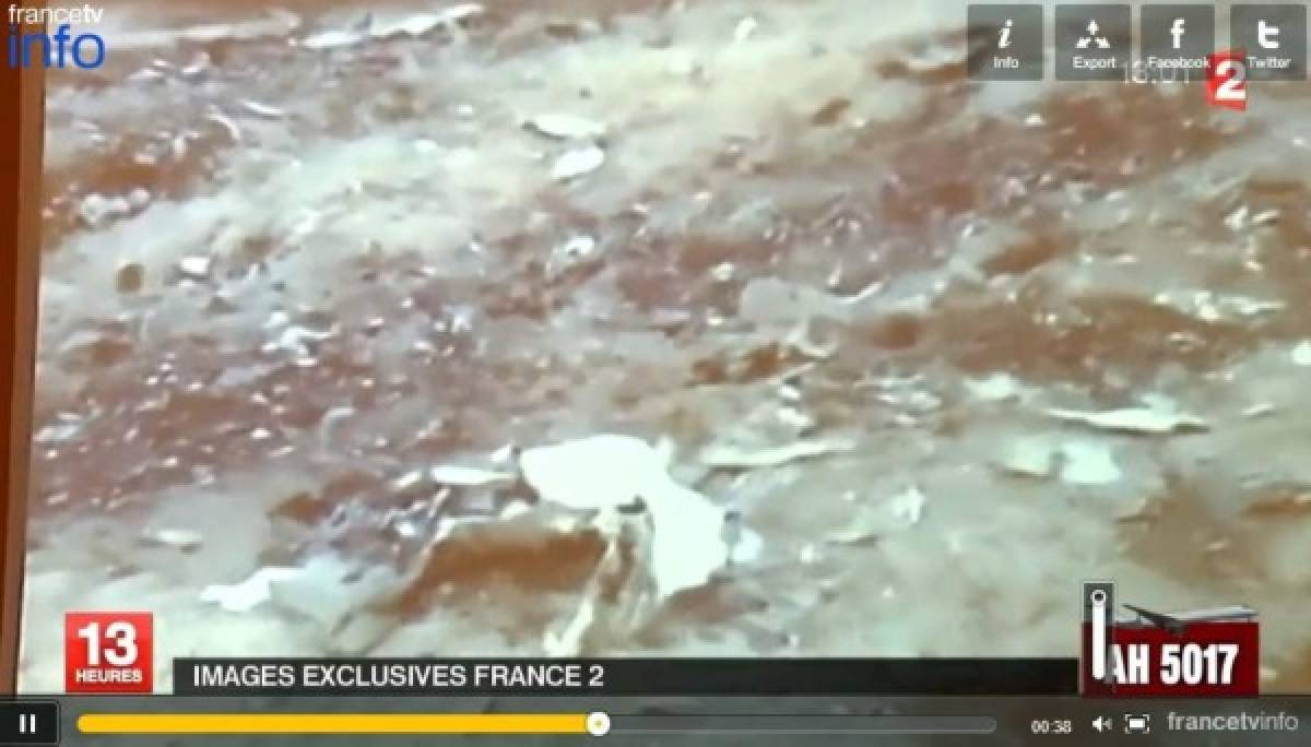 Primeras imágenes de los restos del avión de Air Algérie que se estrelló en Malí