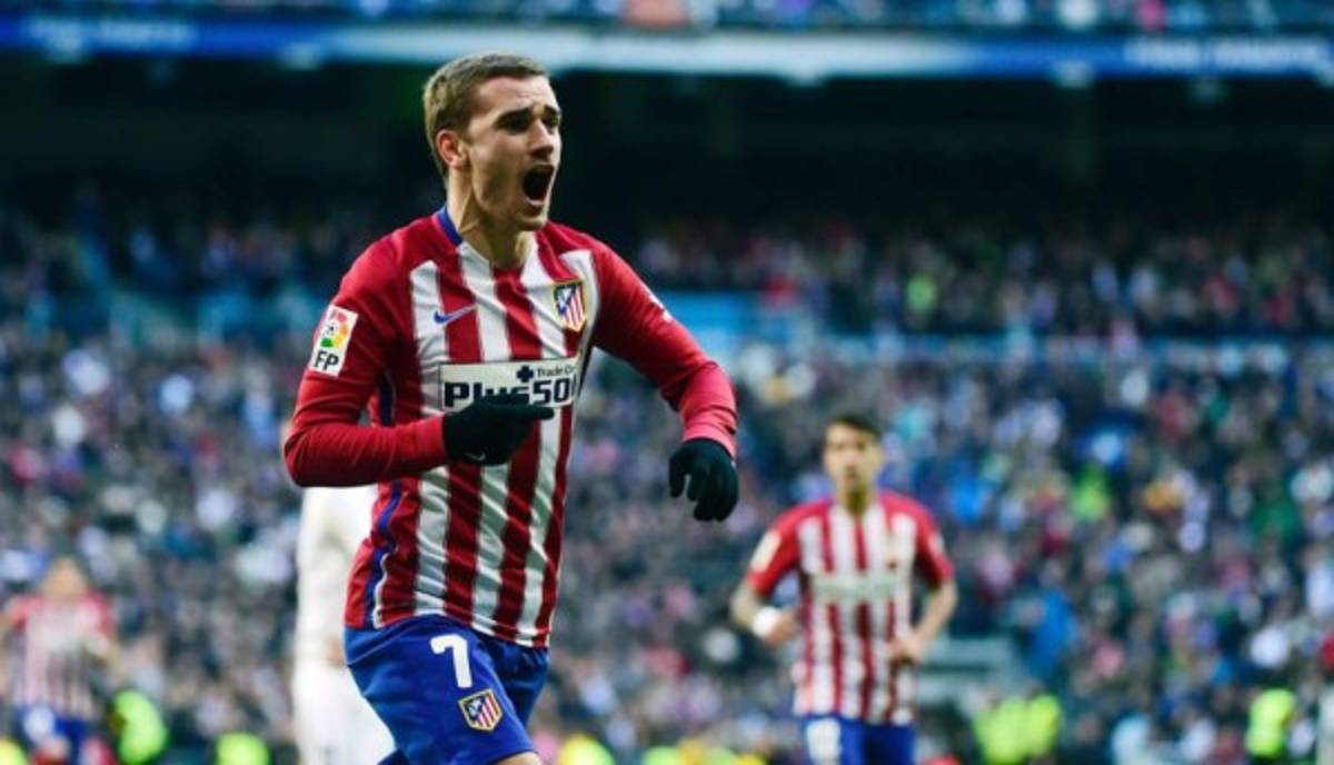 El Atlético gana al Madrid y le descuelga de la liga