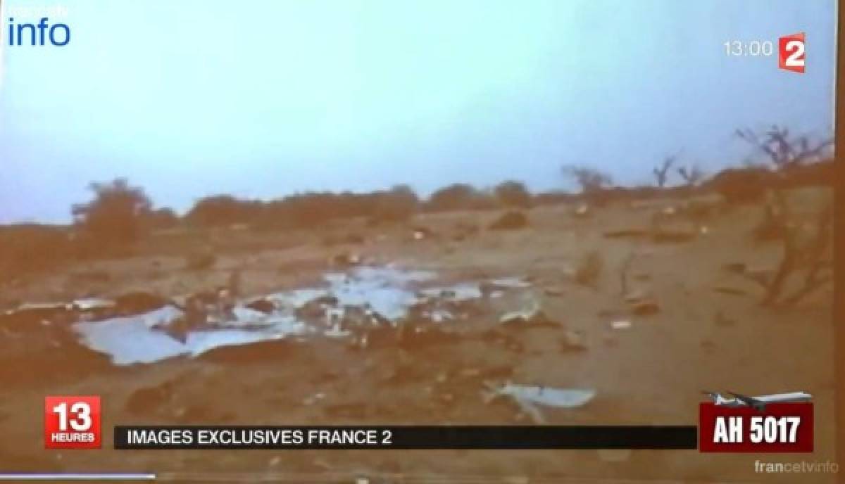 Primeras imágenes de los restos del avión de Air Algérie que se estrelló en Malí