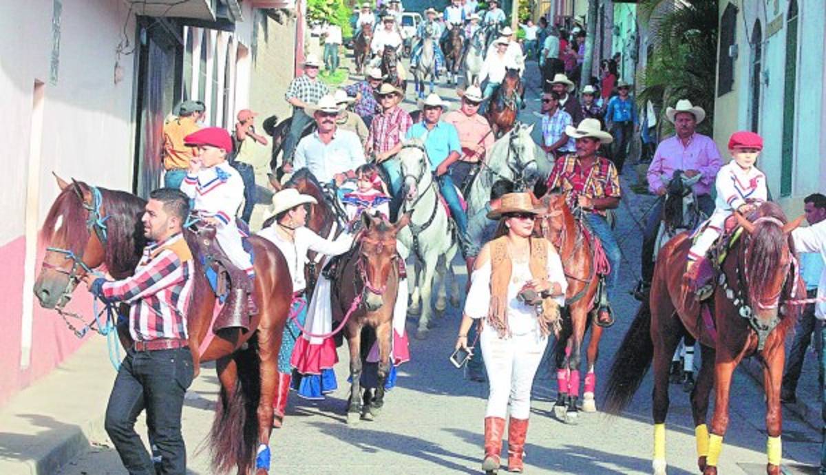 Jolgorio y belleza en San Marcos de Colón
