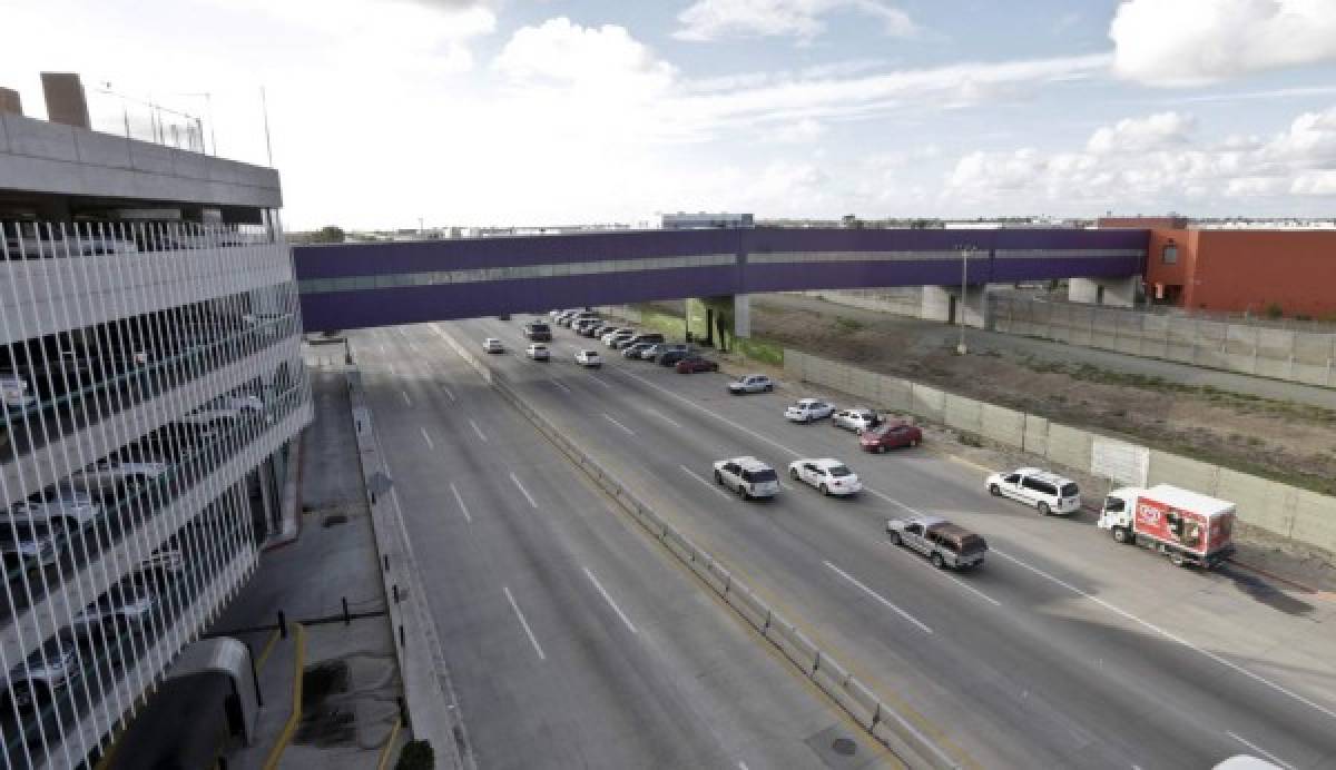 Puente entre México y EEUU conecta aeropuertos de Tijuana y San Diego
