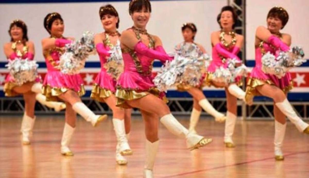 Porristas de la tercera edad son la novedad