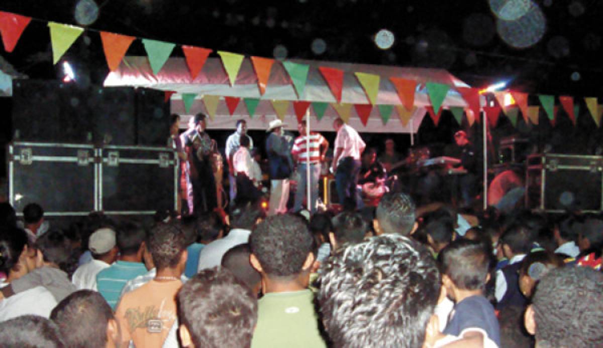 Carnaval en Cane, La Paz, para recibir el nuevo año