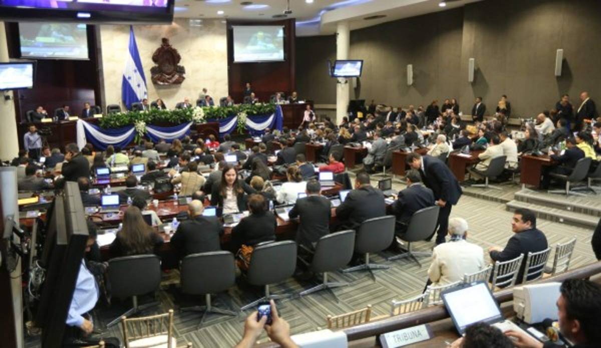 Trasciende el listado de los 15 candidatos a la Corte 