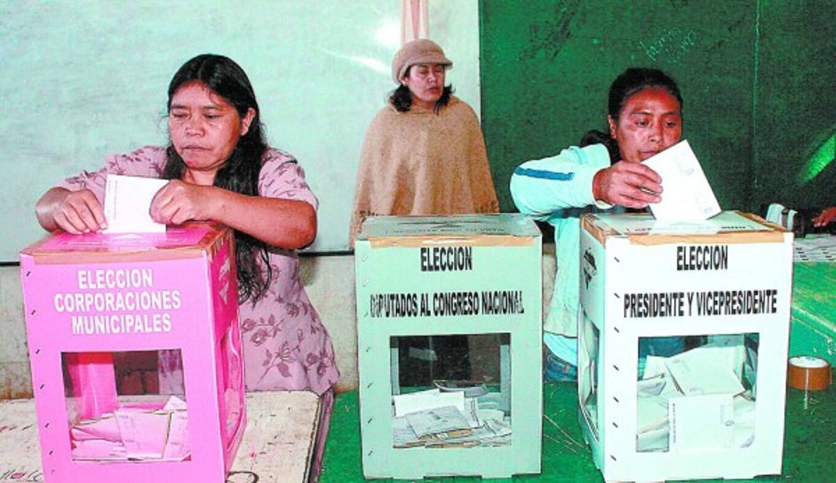 De 18,638 a 31,130 firmas deben reunir corrientes políticas para inscribirse