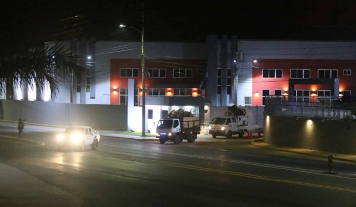 La caravana de la solidaridad promovida por el EL HERALDO salió a las -4:06 de la madrugada.