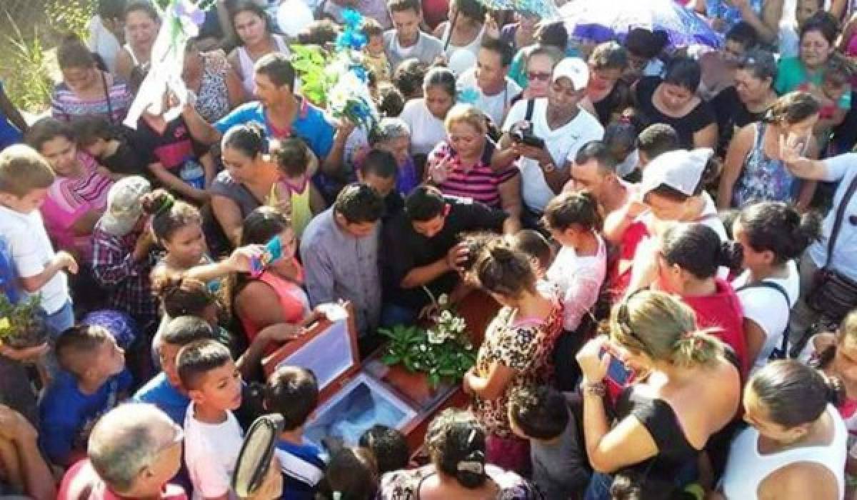 Consternación y tristeza en último adiós a menor asesinado en Tocoa