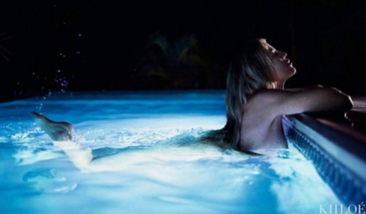Khloé Kardashian se desnuda