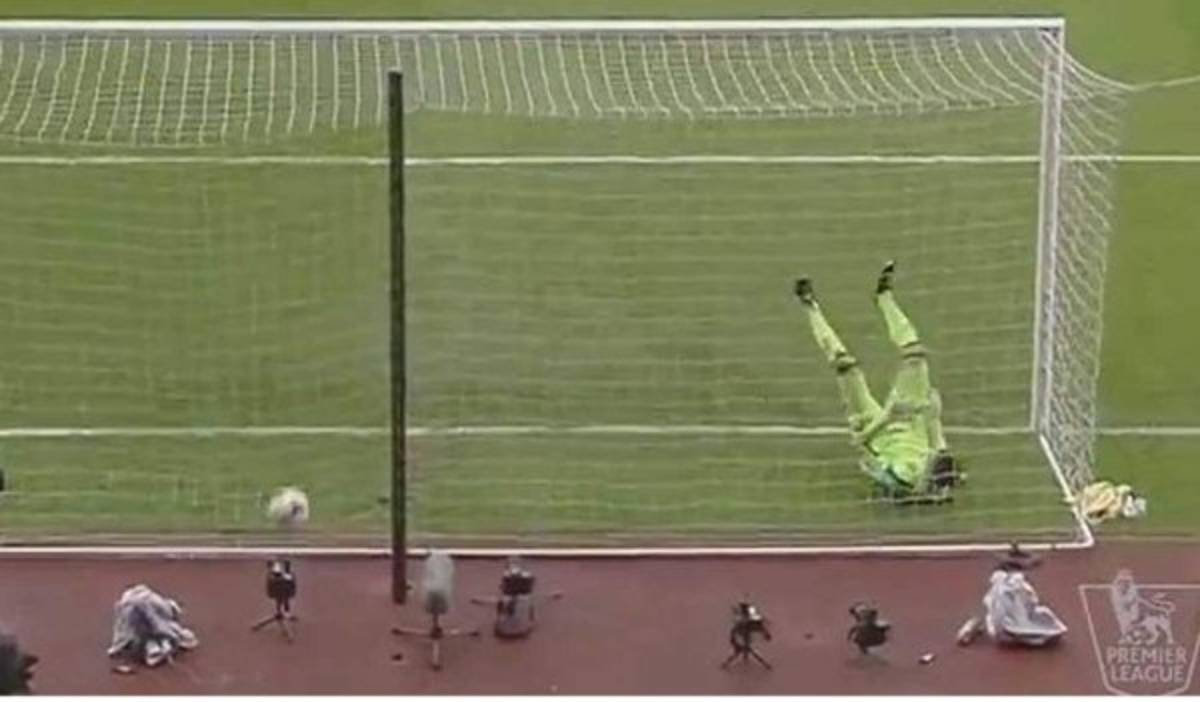 VIDEO: El golazo de Wayne Rooney desde media cancha al West Ham