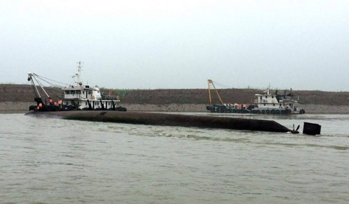 Un barco naufraga en China con más de 450 pasajeros a bordo