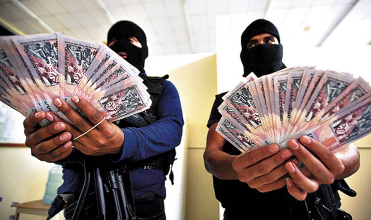 Policía captura a un supuesto falsificador