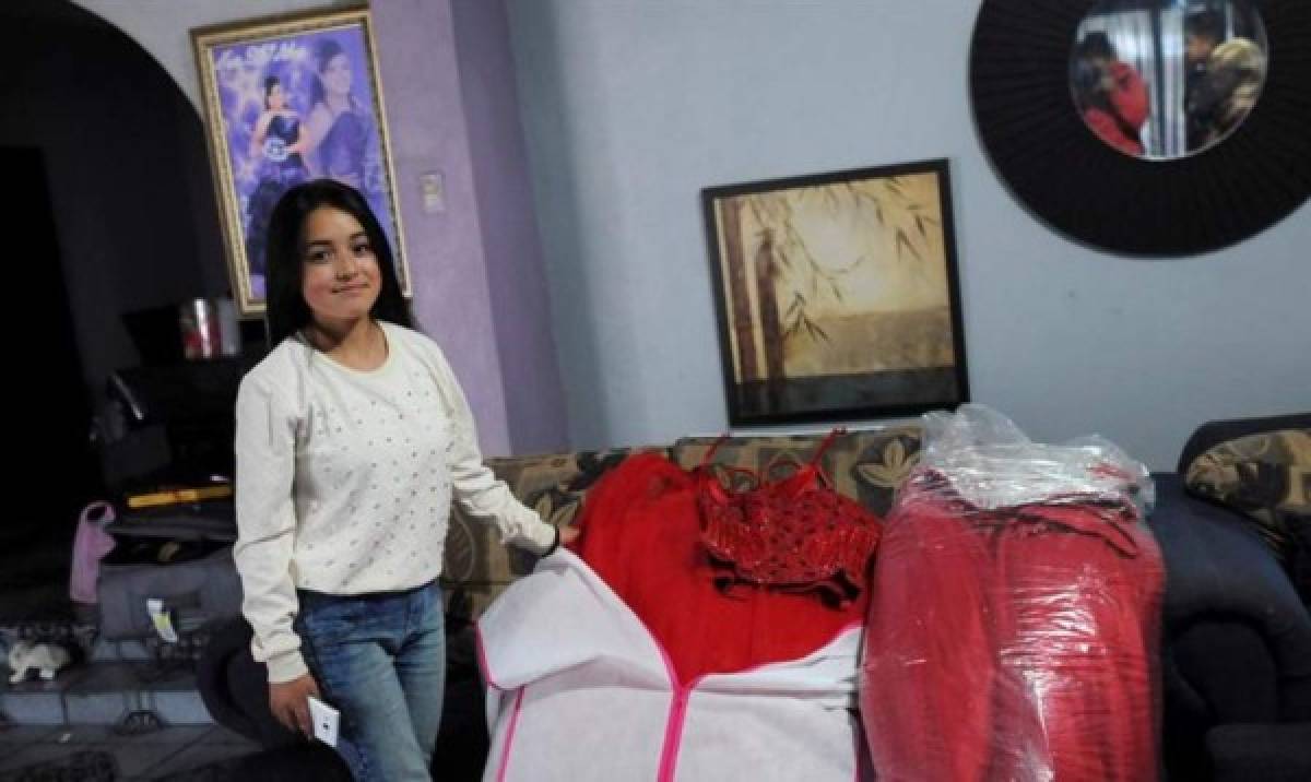 México: La fiesta de la quinceañera mexicana Rubí cambia de domicilio