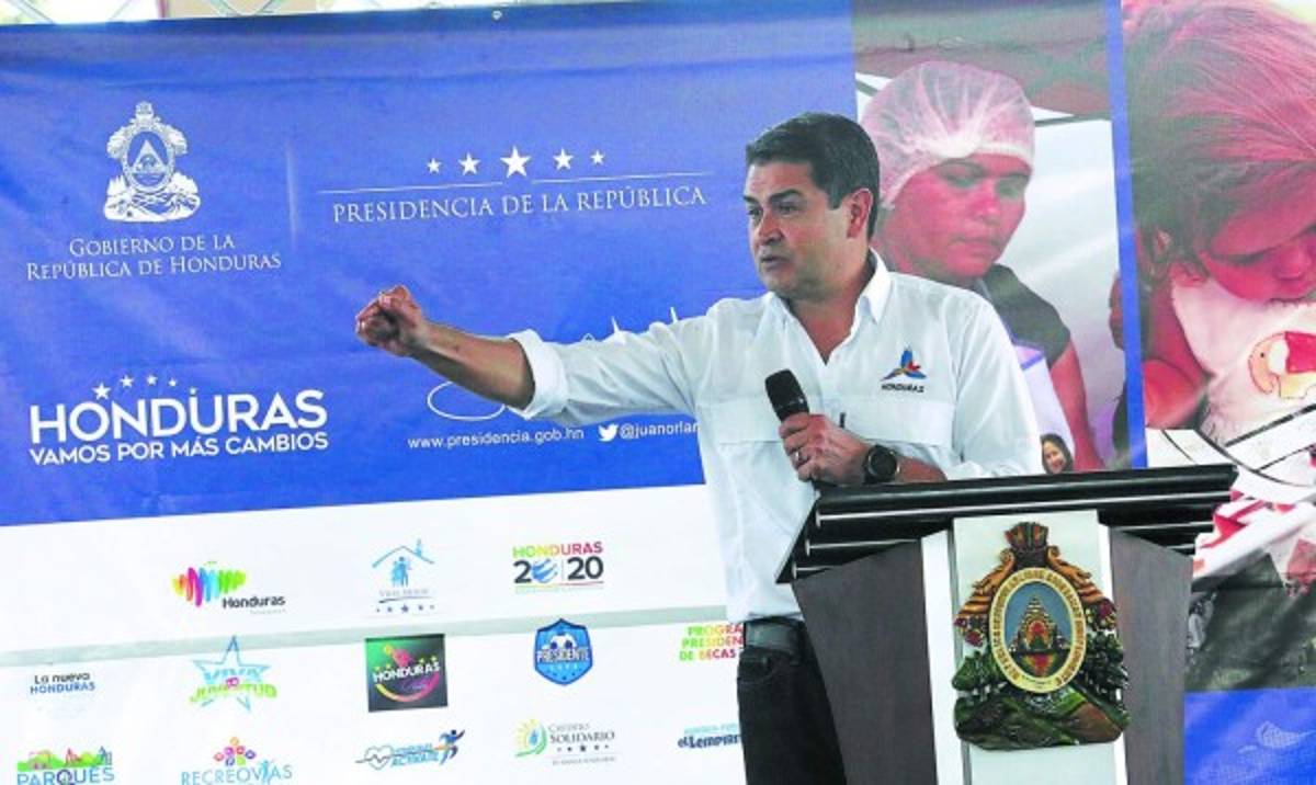 Acá no es Guatemala, advierte JOH a los emisores de tarjetas