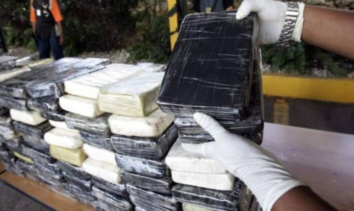 Localizan avioneta y casi media tonelada de cocaína en Guatemala