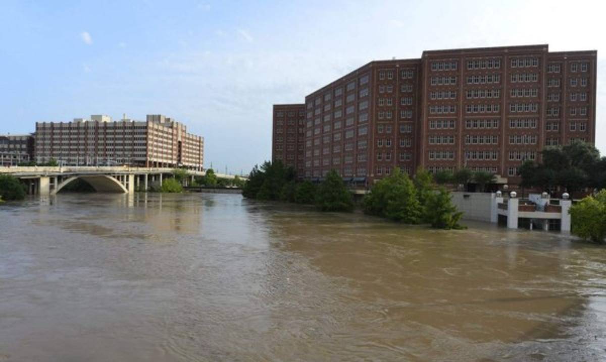 Tormenta que afecta EEUU y México provoca inundaciones en Houston