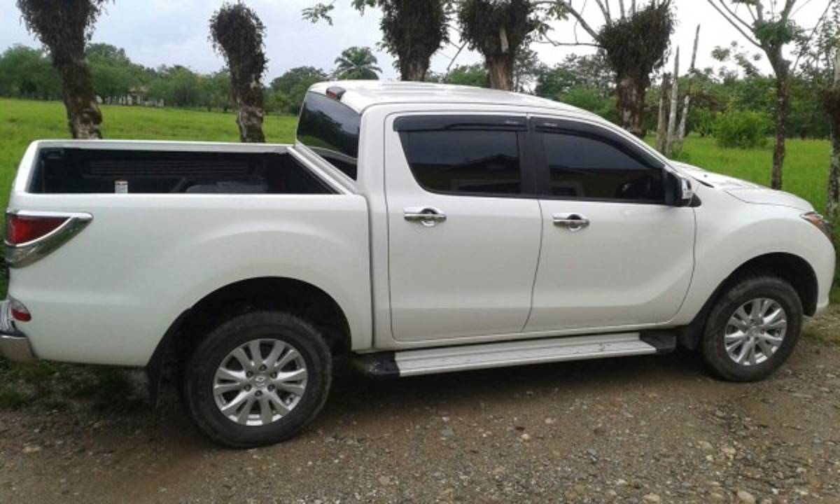 Armas y lanchas incautan en allanamientos en Iriona, Colón