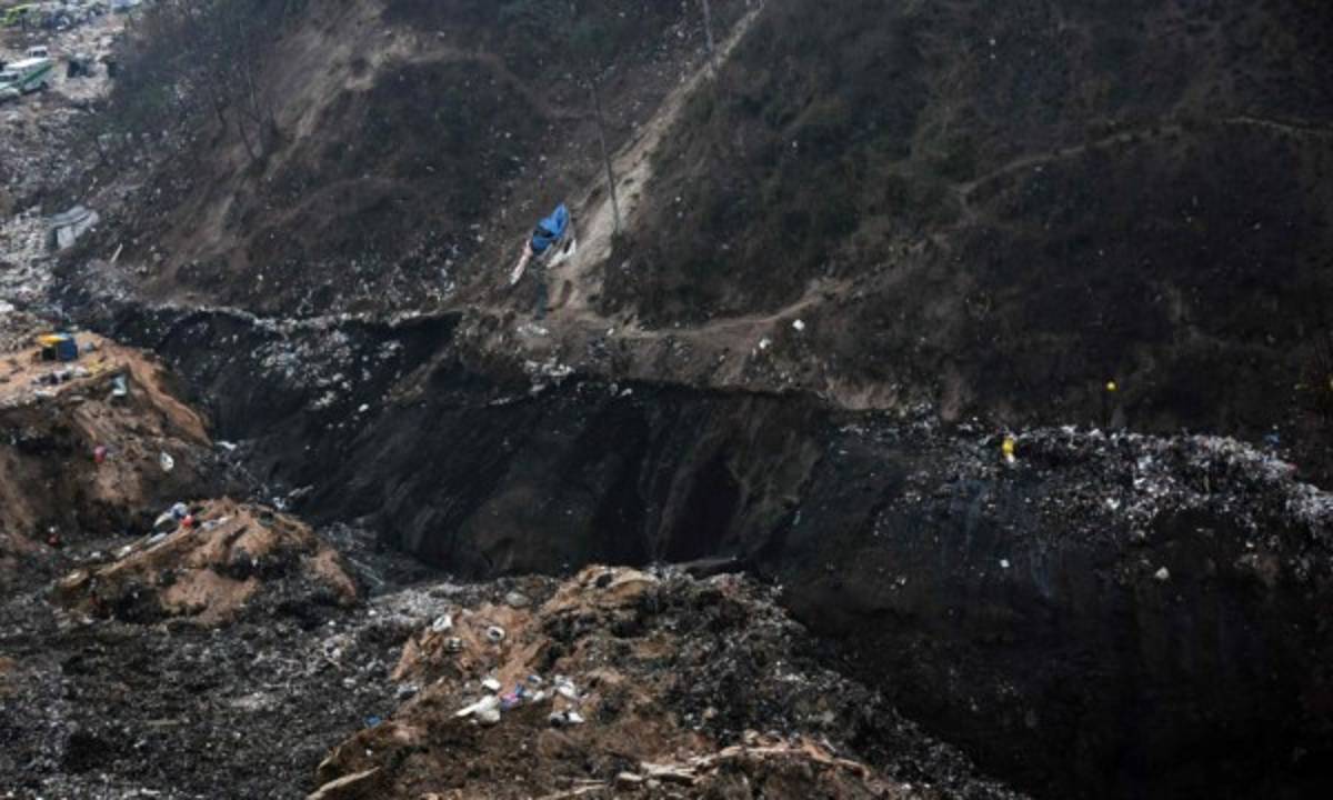 Al menos cuatro muertos y 15 heridos por alud en basurero de Guatemala