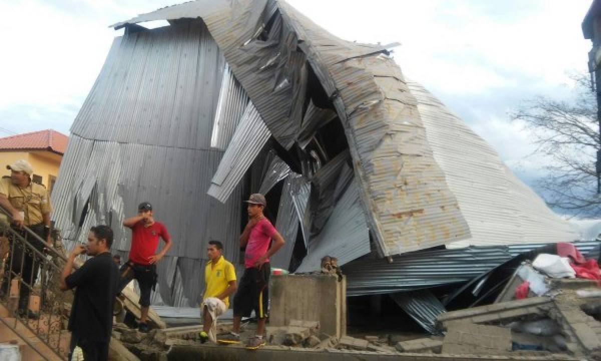 Unas 50 casas sin techo dejan fuertes ráfagas de viento en El Paraíso