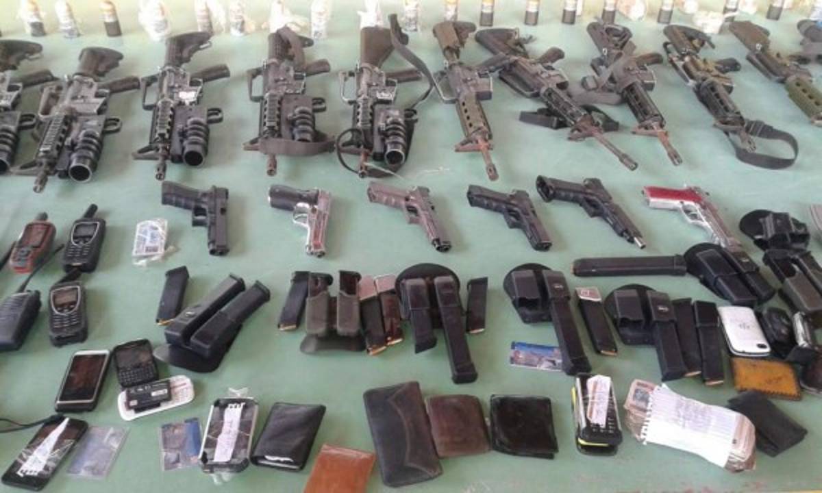 Incautan fusiles y lanzagranadas a sujetos que iban en lancha rápida