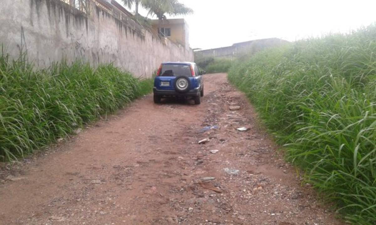 Pobladores siguen a la espera de que les pavimenten calles y avenidas