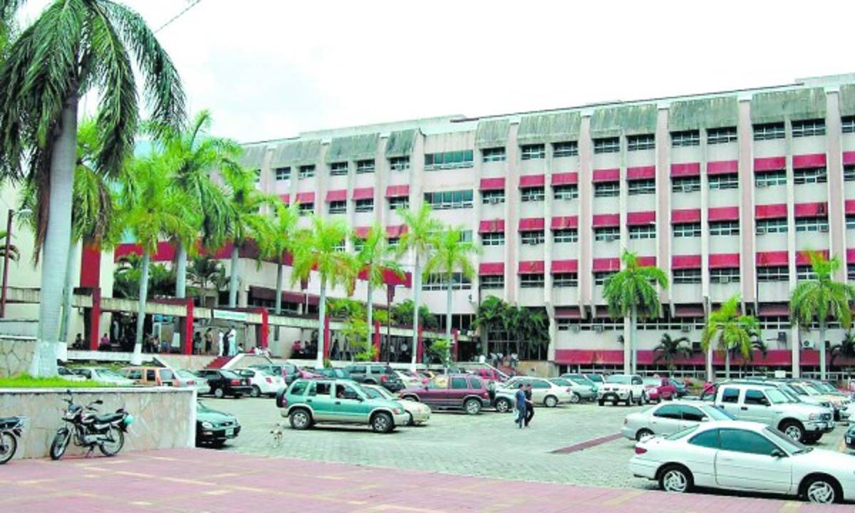 Tráfico de subcontratos en el Mario Catarino