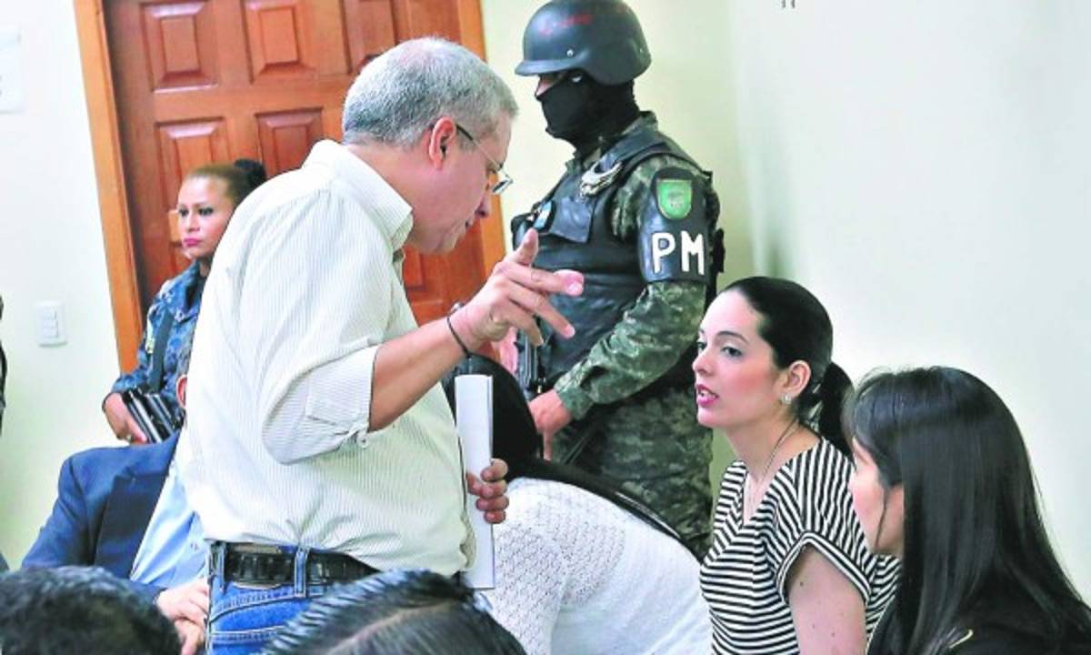 Empleada cobraba los cheques para empresas fantasma vículadas al robo en el IHSS