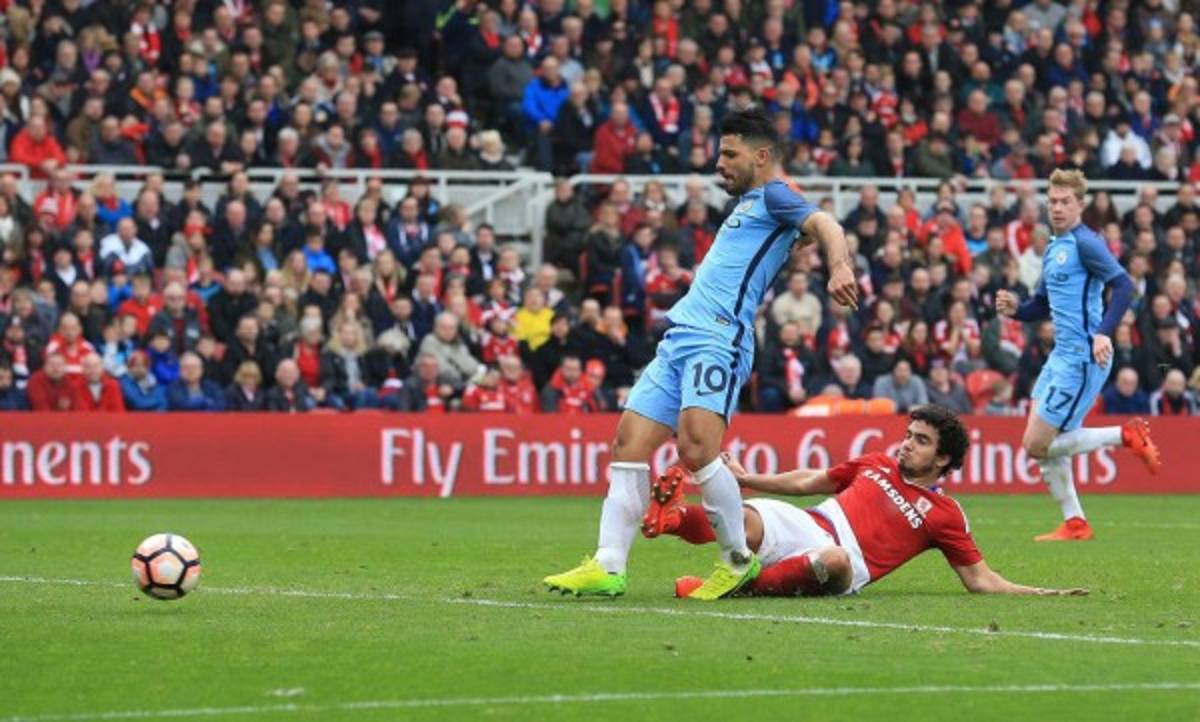 Manchester City gana 2-0 al Middlesbrough y avanza a semifinales de Copa