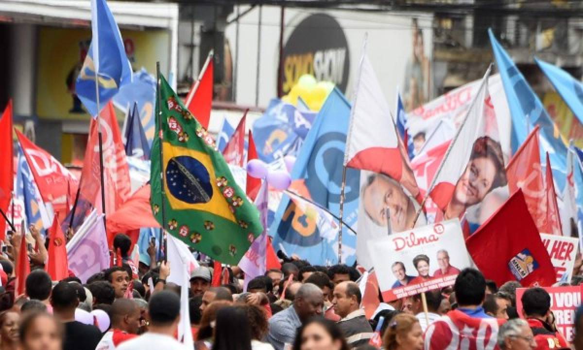 Apretado cierre de la campaña electoral entre Rousseff y Neves