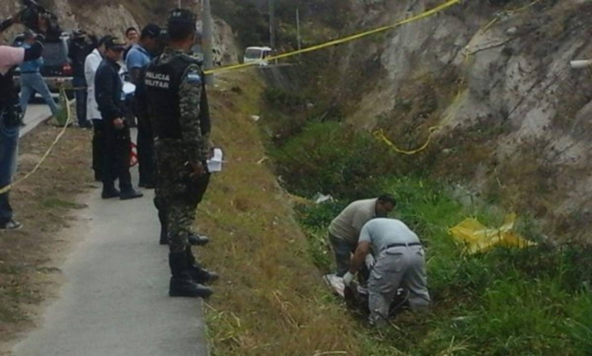 Hallan una persona muerta en la colonia Arturo Quezada