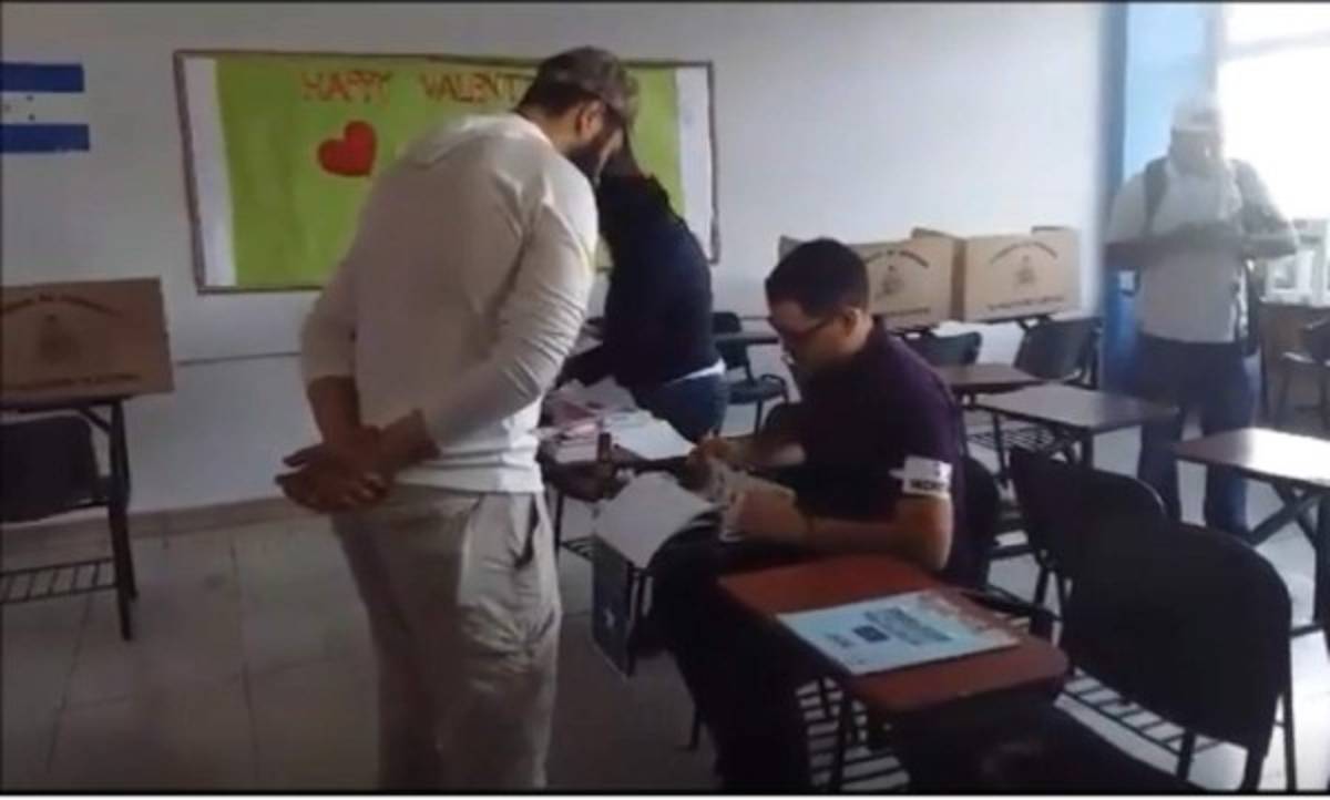 Video: Así es el proceso para ejercer el sufragio en las elecciones internas 2017