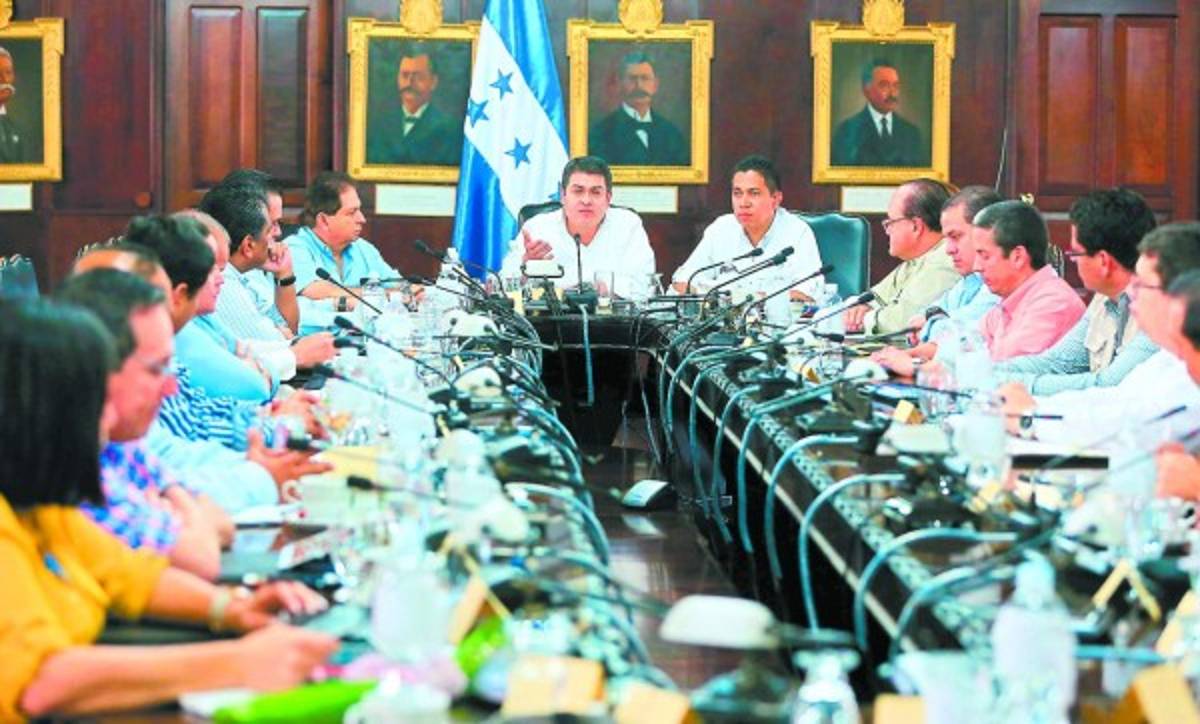 Crean fondo de L 1,200 millones para la compra de medicamentos