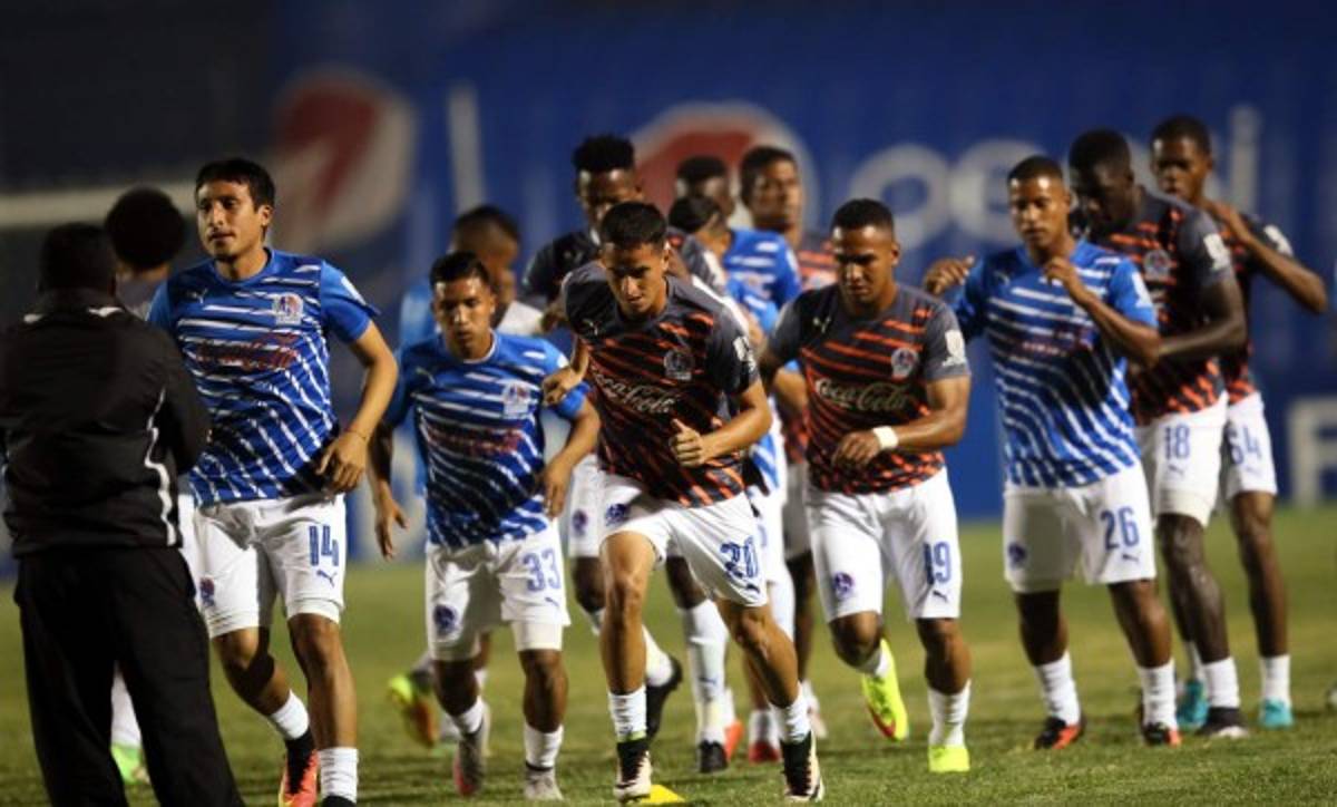 El León ya piensa en el Clausura: va por un creativo y un puntero