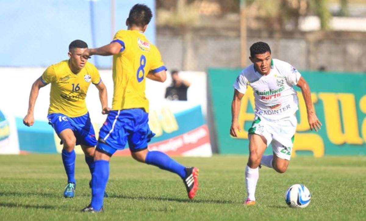 El Tiburón aprovecha la marea revuelta...