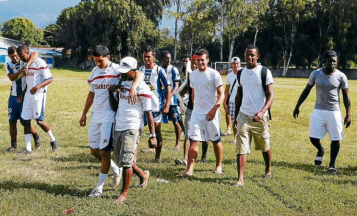 Ya le pagaron un mes de salario a los jugadores del Victoria