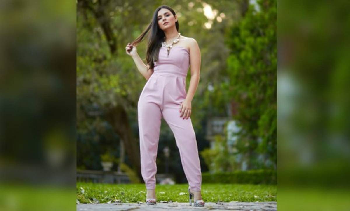 Es una tendencia muy romántica, suave, discreta y armónica. Se puede combinar fácilmente con cualquier outfit.