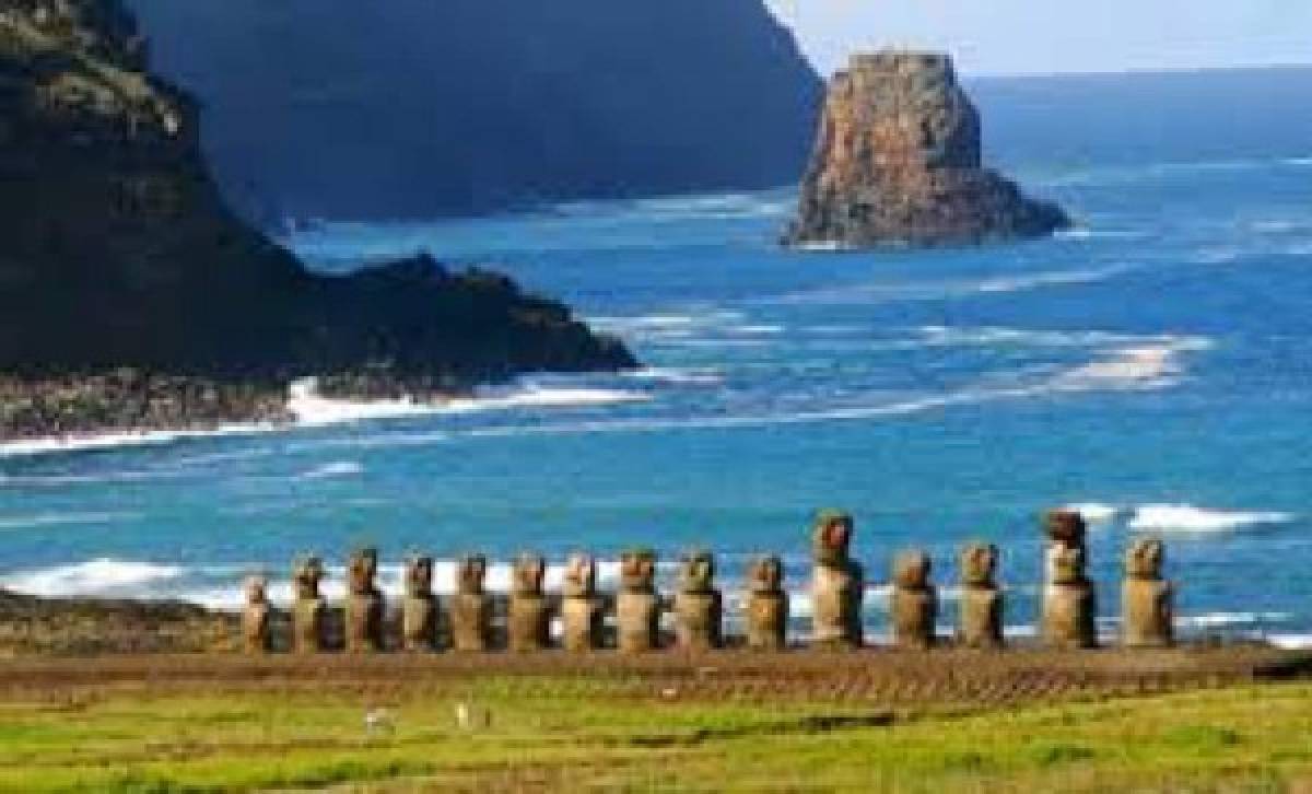 Chile anuncia extensa área marina protegida en Isla de Pascua