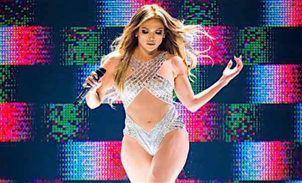 La tierna pregunta del hijo de JLo a la cantante: '¿Mami, por qué no te pones pantalones en tu show?”