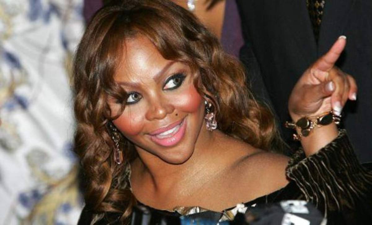 Famosa rapera Lil´Kim irreconocible con su nuevo cambio de imagen