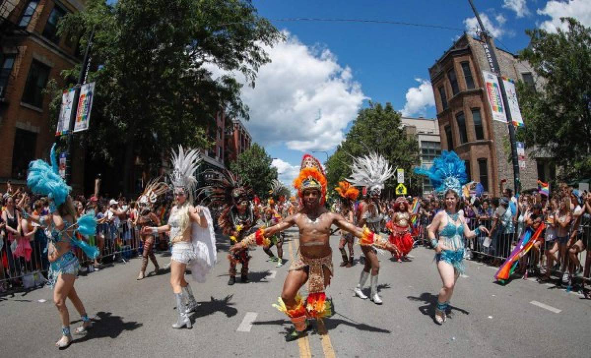 Masivo desfile de Orgullo Gay en Nueva York bajo signo de los anti-Trump
